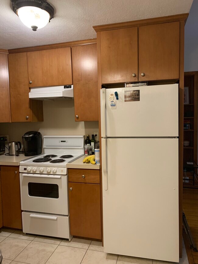 Kitchen - 907 Beacon St