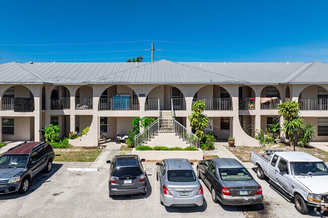Building Photo - 4240 Gulfstream Dr