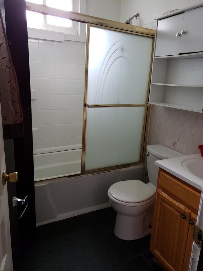 9135 97th St, Woodhaven, NY 11421 House Rental in Woodhaven, NY