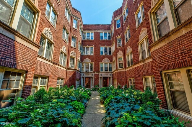 Foto del edificio - 6133 N Hoyne Ave
