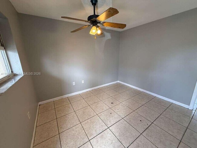 Foto del edificio - 2722 NW 22nd Ct