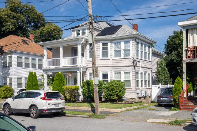 Building Photo - 17 Erie St