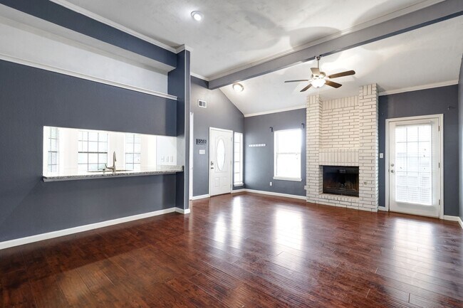 Building Photo - ***APPLICATION CURRENTLY UNDER REVIEW***Up...