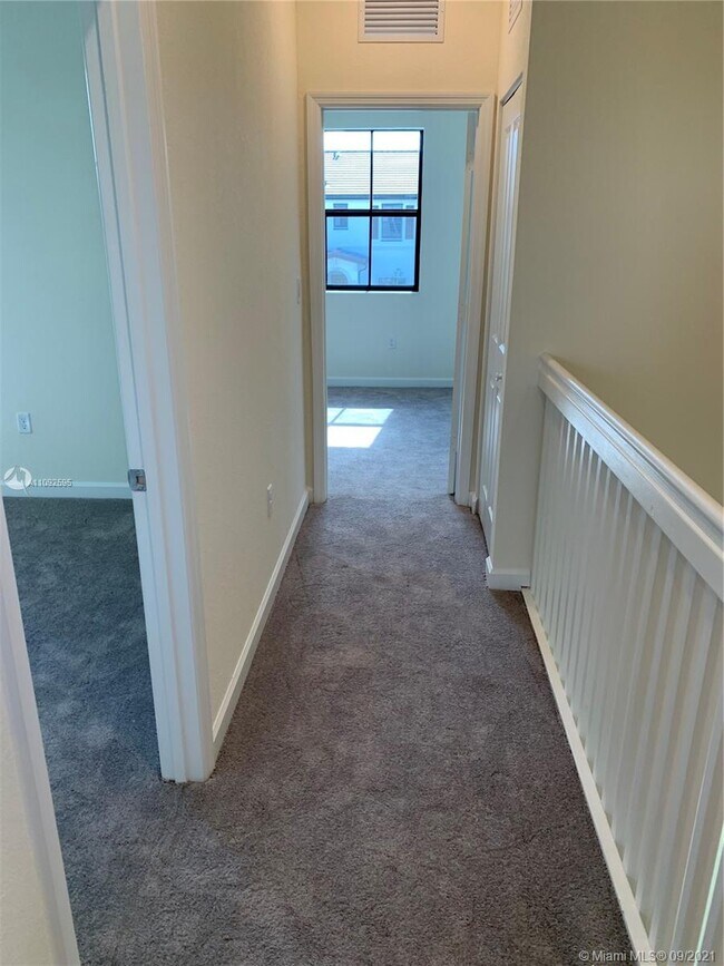 Foto del edificio - 3440 W 111th St