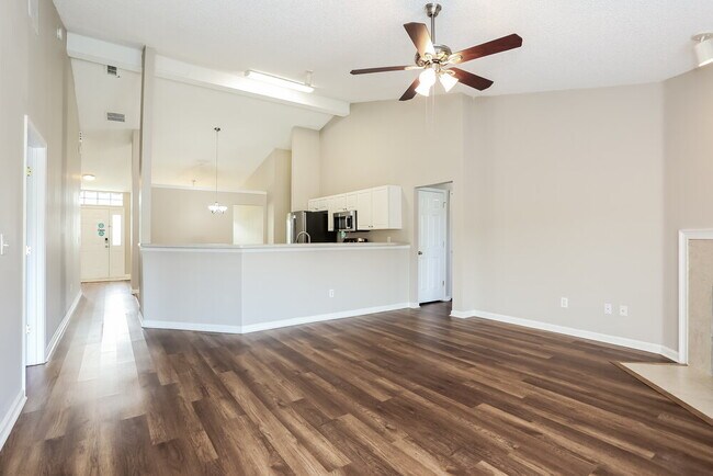 Foto del edificio - 2479 Coachman Lakes Dr