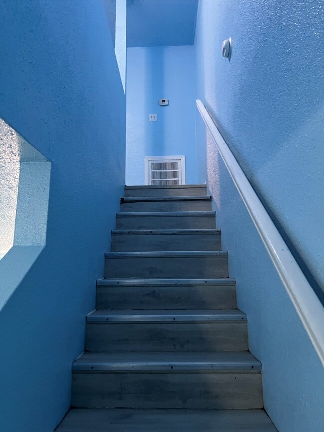 Foto del edificio - 8405 Wilcrest Dr