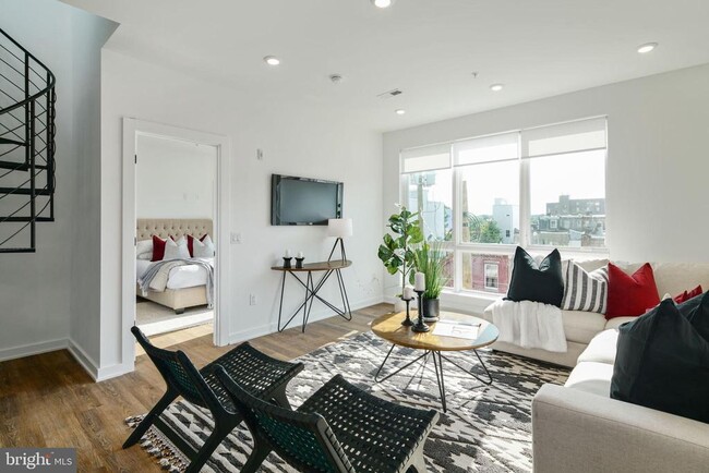 Foto del edificio - 2421 N Mascher St