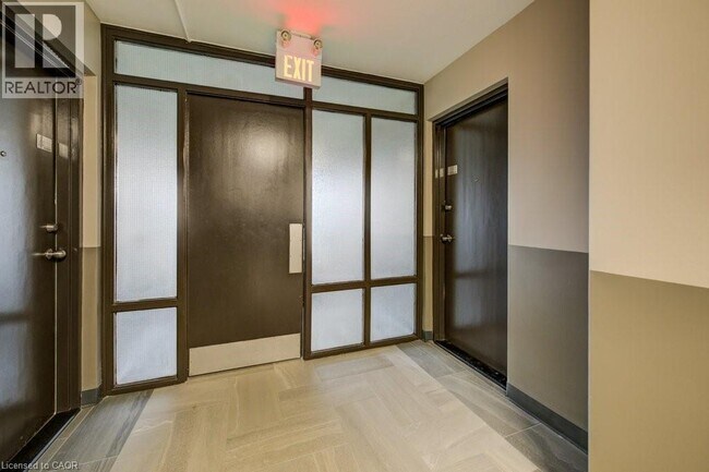 Photo du bâtiment - 82 Elgin St S