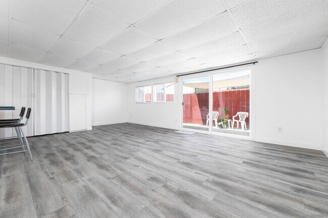 Building Photo - 328 Bowie St