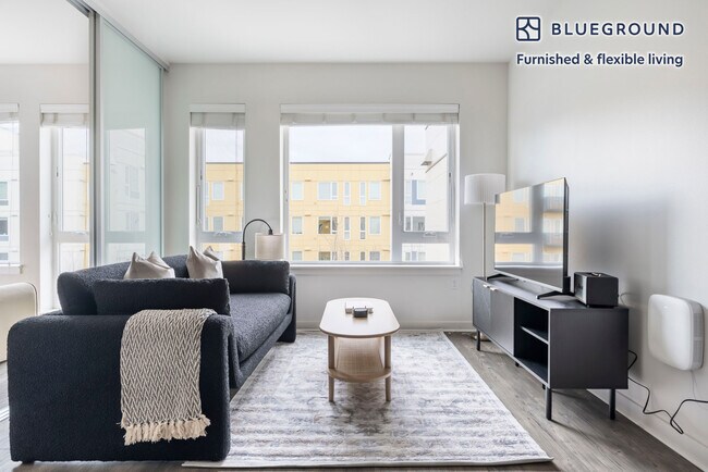 Building Photo - 15301 NE Turing St