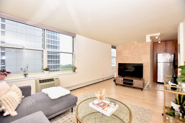 Foto del edificio - 3033 N Sheridan Rd