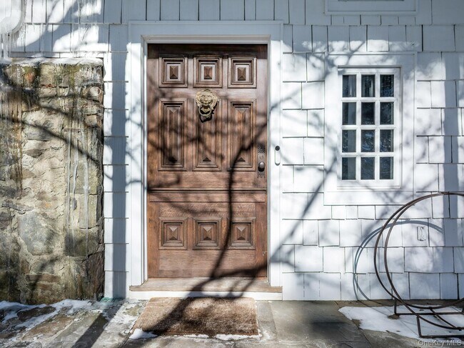 Foto del edificio - 291 Roaring Brook Rd