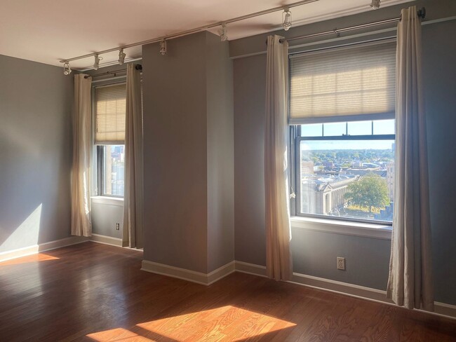 Building Photo - Spacious Studio in the Historic Claridge H...