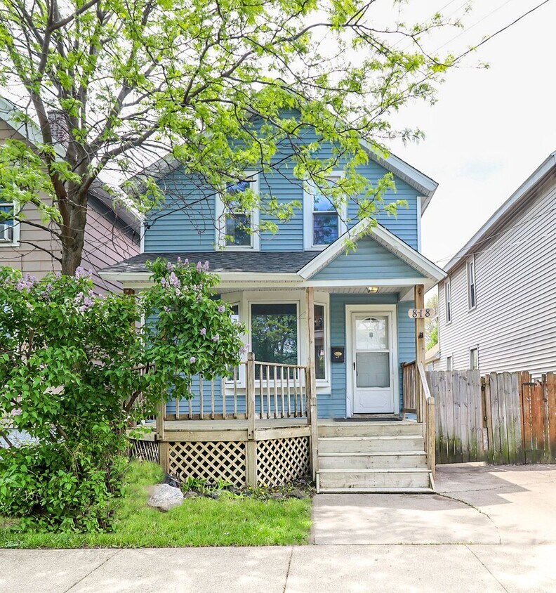 Primary Photo - Single Family Home - Three Bedroom - Laund...