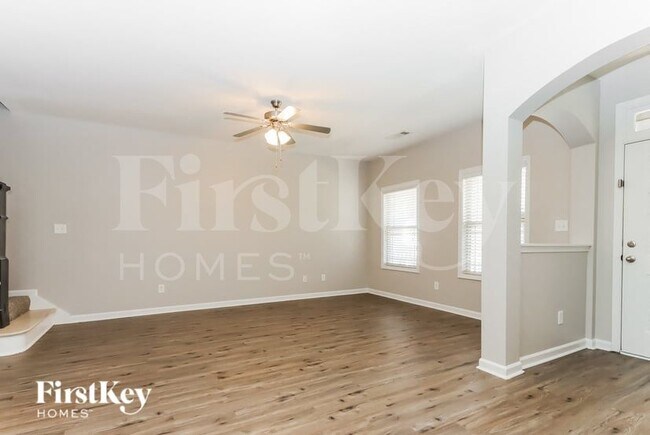 Building Photo - 115 Macalester Dr