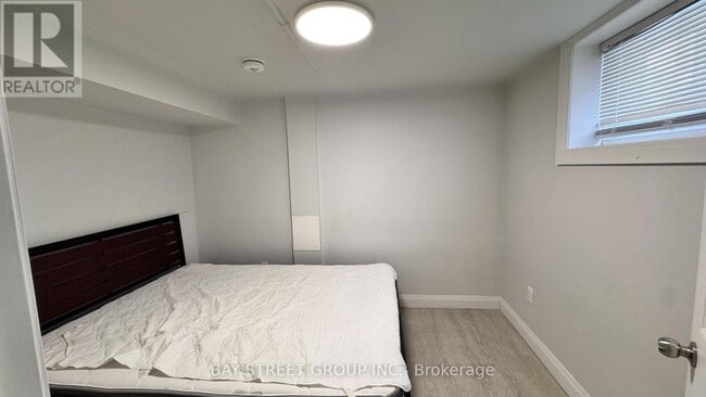 Building Photo - 5513 Spring St