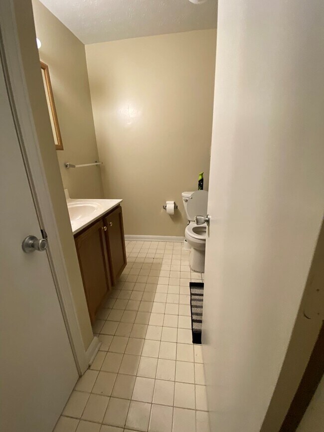 Building Photo - 703 Scherm Rd