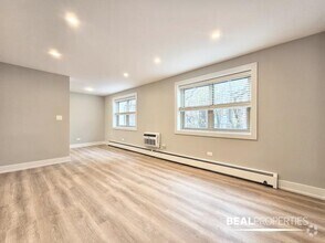 Building Photo - 452 W Oakdale Ave