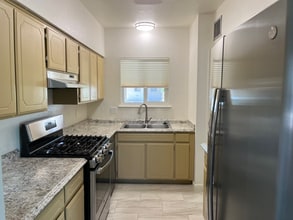 Building Photo - 1936 Paseo De La Luna