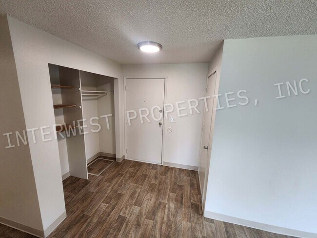 Building Photo - 3bd 2ba Ranch Style Home in NW Portland wi...