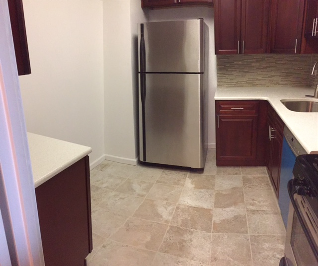 Kitchen - 45 River Dr S