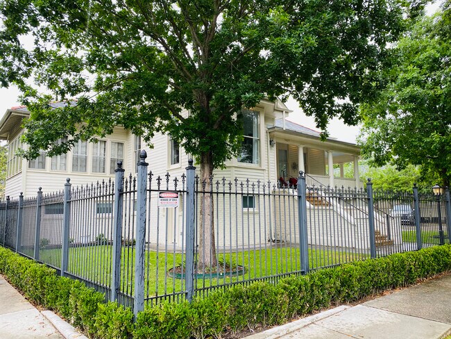 Building Photo - 7837 Plum St