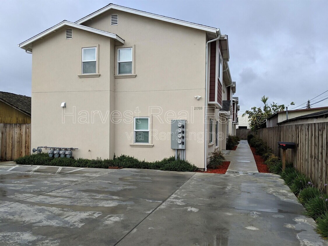 Foto principal - 21709 Meekland Ave