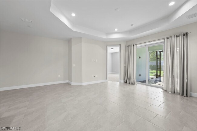 Building Photo - 2373 Ariane Dr