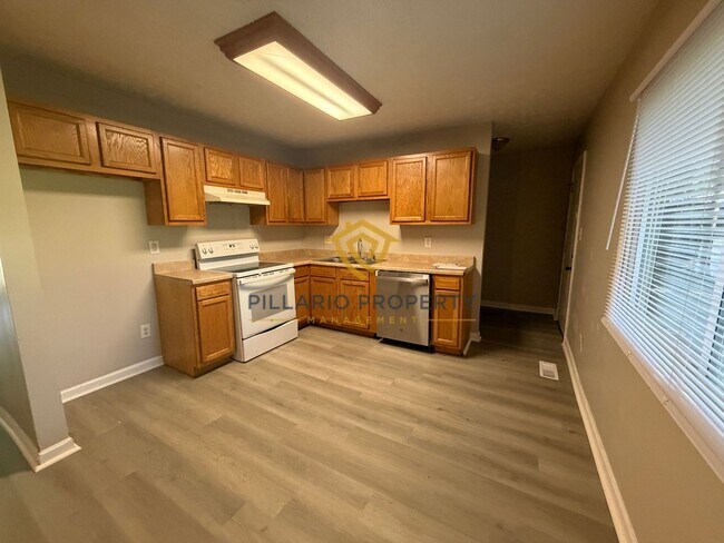 Foto del edificio - Updated 4-Bedroom Near Eagle Creek Park with Spacious Yard, Available NOW!