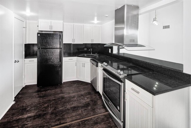 Building Photo - 338 Winfield Ave