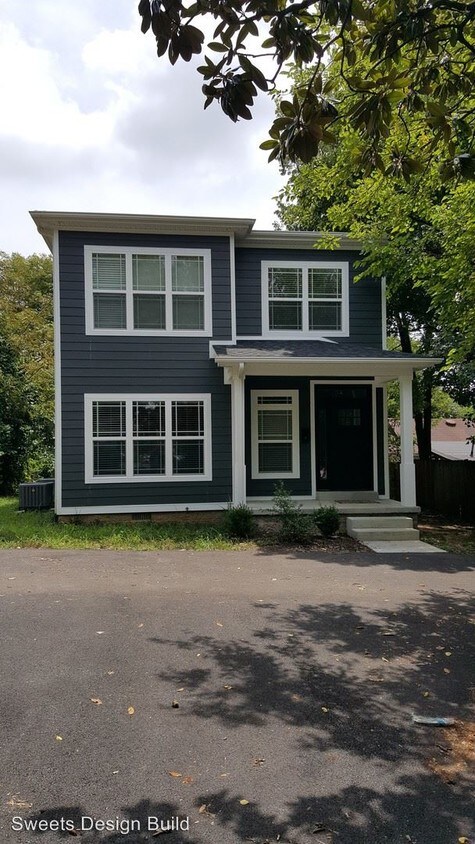 Foto principal - 4 br, 2 bath Apartment - 1425-B Park Street