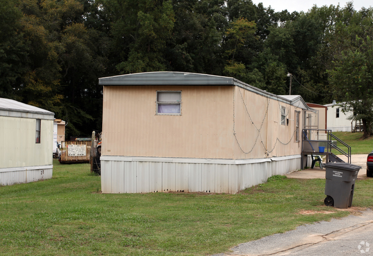 Countryside Estates Mobile Home Park Apartments in Greenville, SC