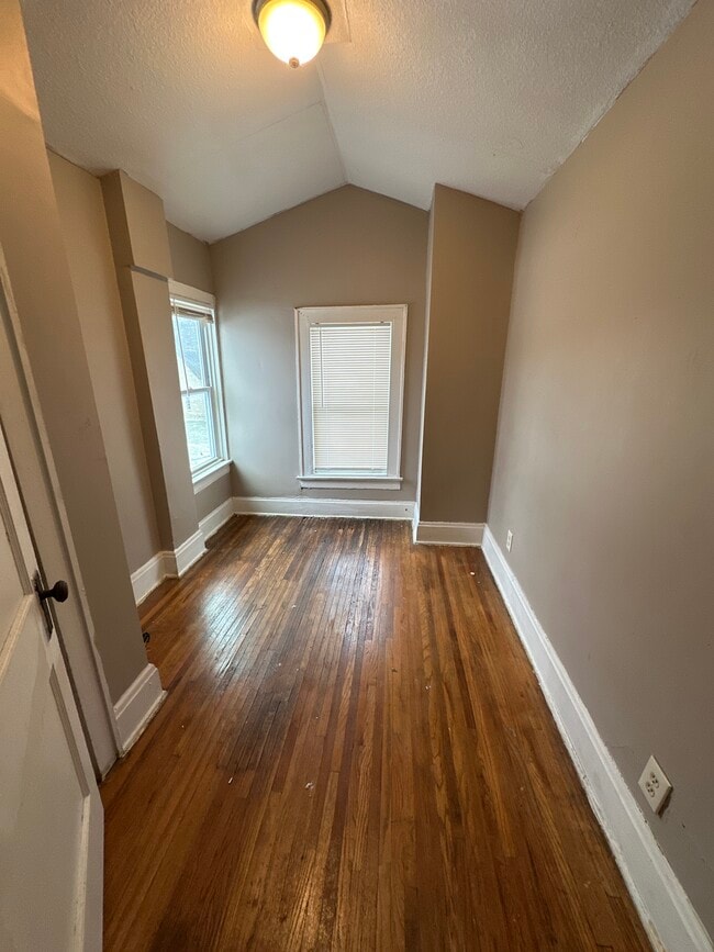 Foto del edificio - 17 N Roys Ave