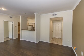 Building Photo - Village of Hampton Cove