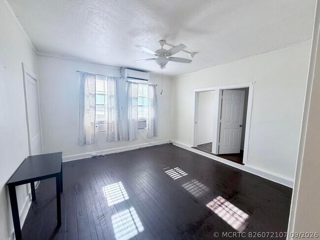 Foto del edificio - 406 Northwood Rd
