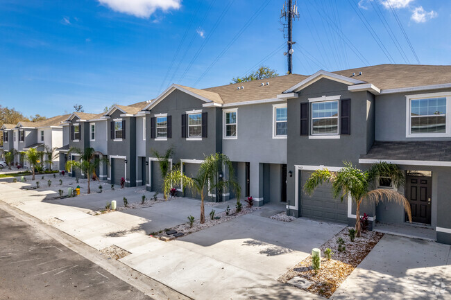 Building Photo - Kensington Place Townhomes