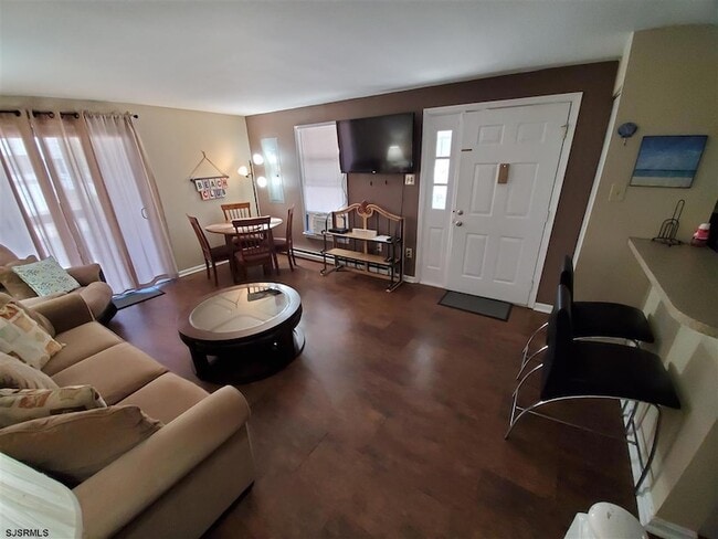 Foto del edificio - 9720 Winchester Ave