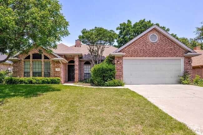 Building Photo - 752 Bryan Dr