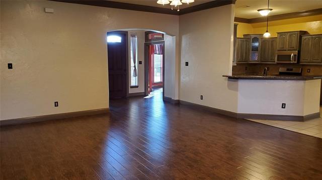 Building Photo - 1621 Colonial Dr