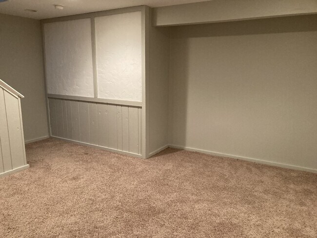 Building Photo - 2635 Summer Dr