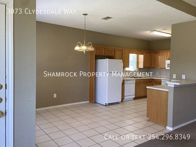 Foto del edificio - Surrey Ridge Duplex in Midway ISD!