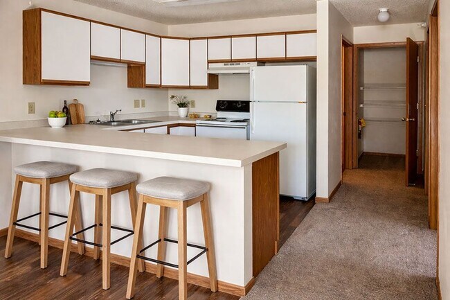 Foto del edificio - Pheasant Hollow Apartments