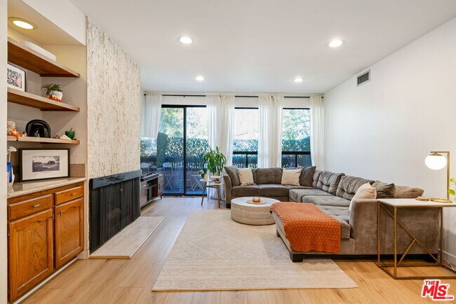 Foto del edificio - 1833 Fairburn Ave
