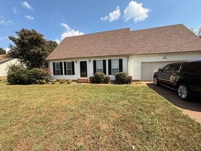 Building Photo - 112 Foxworth Dr