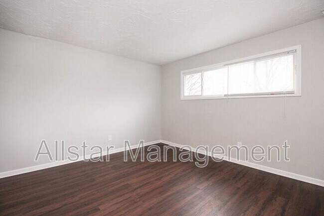 Foto del edificio - 6393 Springwood Rd