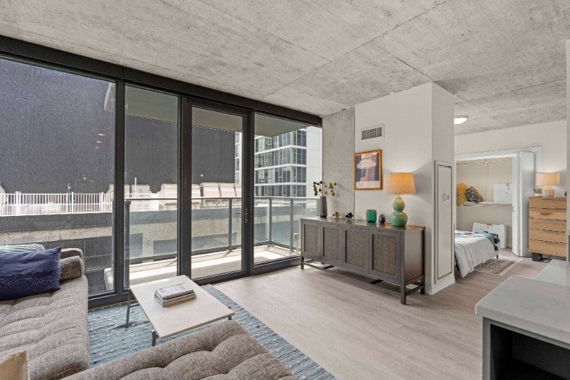 Photo - 203 W Huron St (Chicago, IL)
