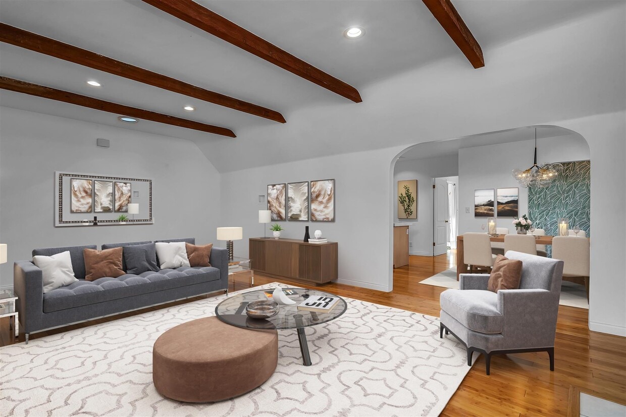 10511 Almayo living room - 10511 Almayo Ave