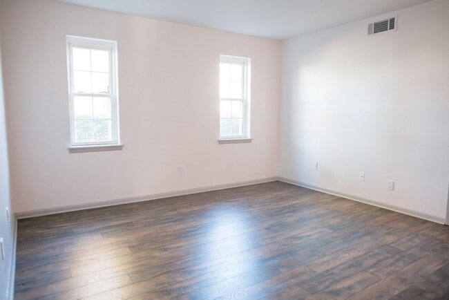 Building Photo - 21 Rivers Point Row