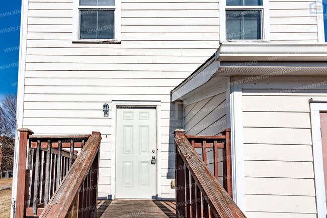 Building Photo - 800 Knoxville College Dr
