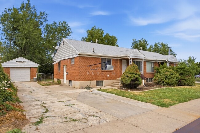 Building Photo - 3729 Quincy Ave